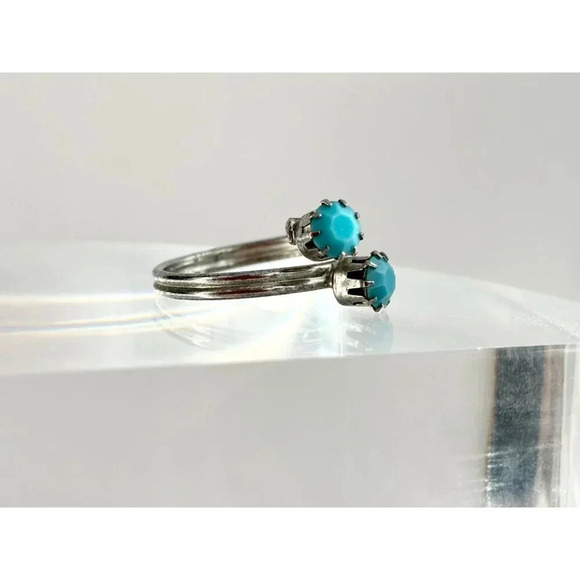Vintage Southwest Style Silver Tone Faux Turquoise Crossover Ring - sz 8 - Picture 9 of 9